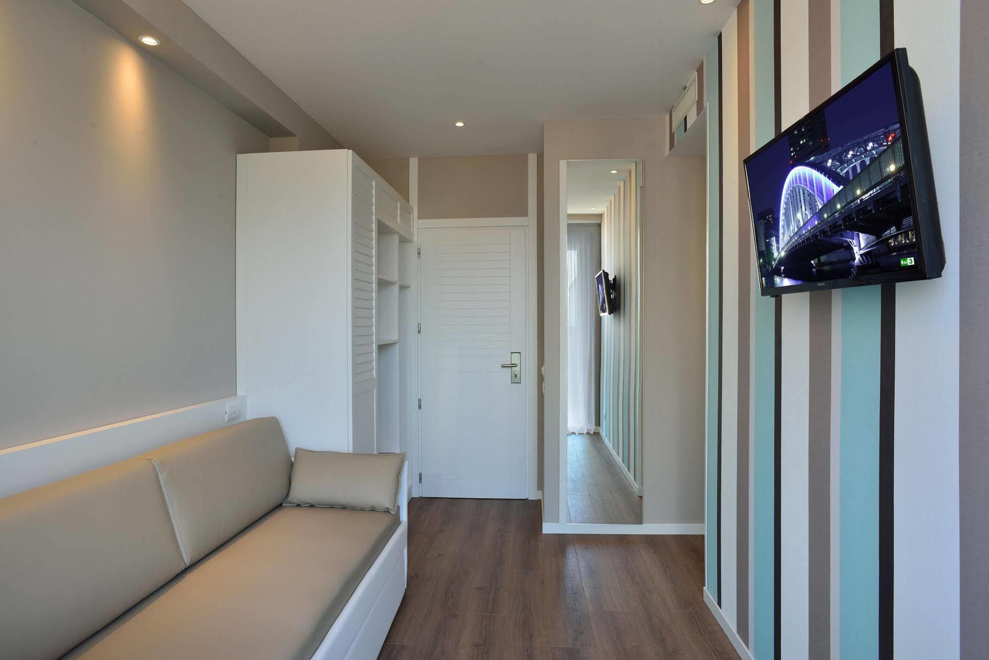 Embassy Hotel & Spa Cattolica Exterior photo