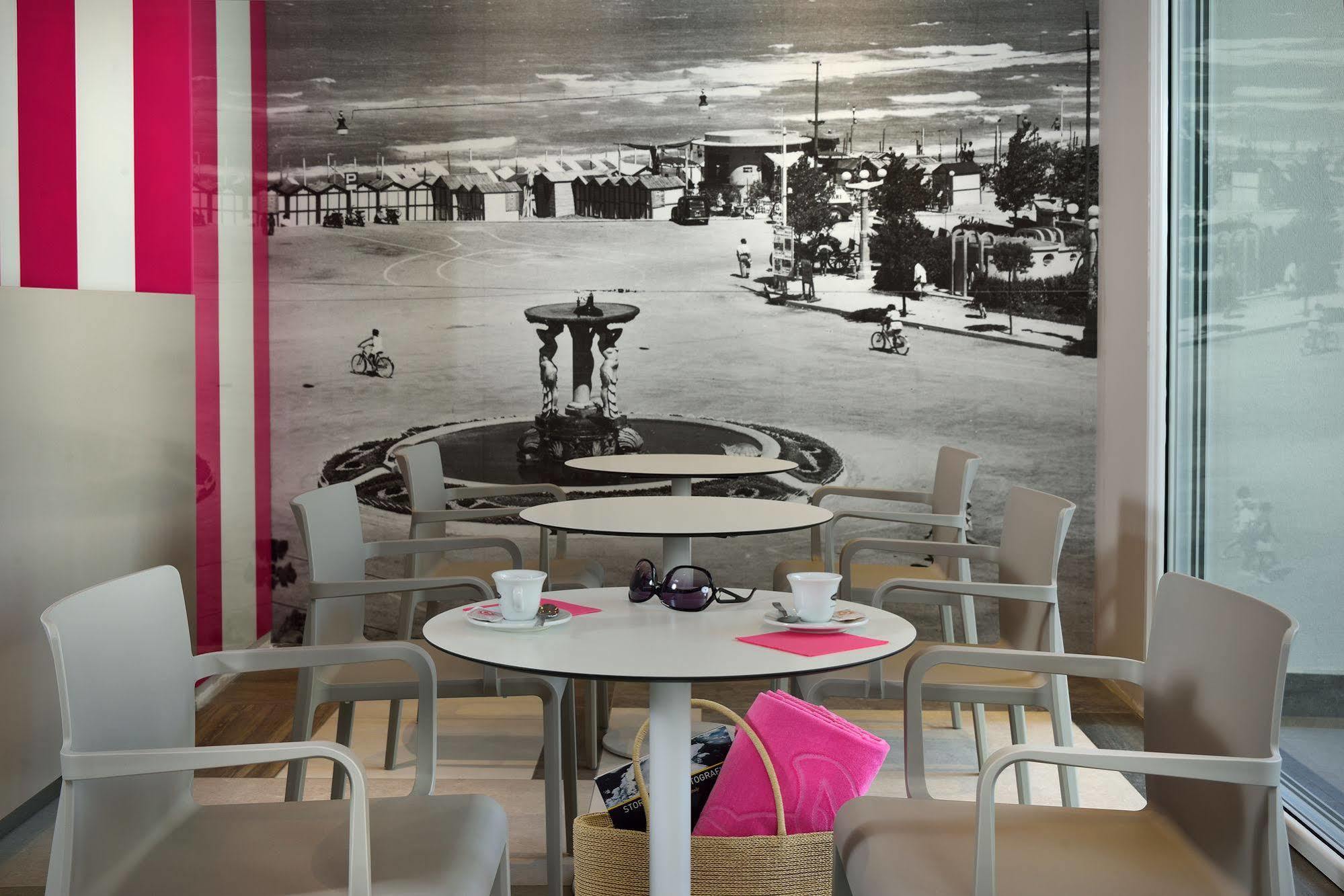 Embassy Hotel & Spa Cattolica Exterior photo